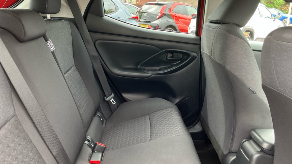 Toyota Yaris 1.5 Hybrid Design 5dr CVT Hybrid Hatchback - Image 8