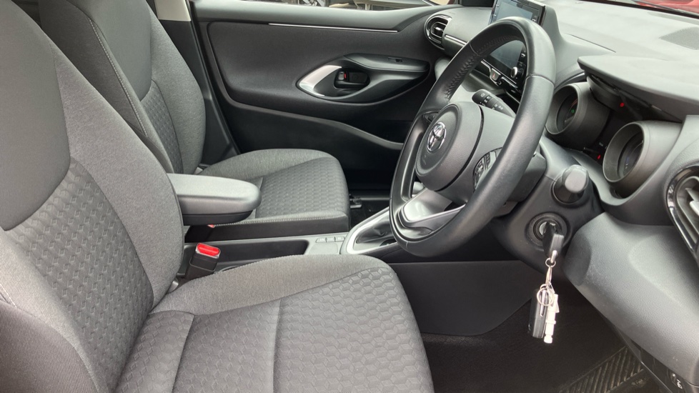 Toyota Yaris 1.5 Hybrid Design 5dr CVT Hybrid Hatchback - Image 12