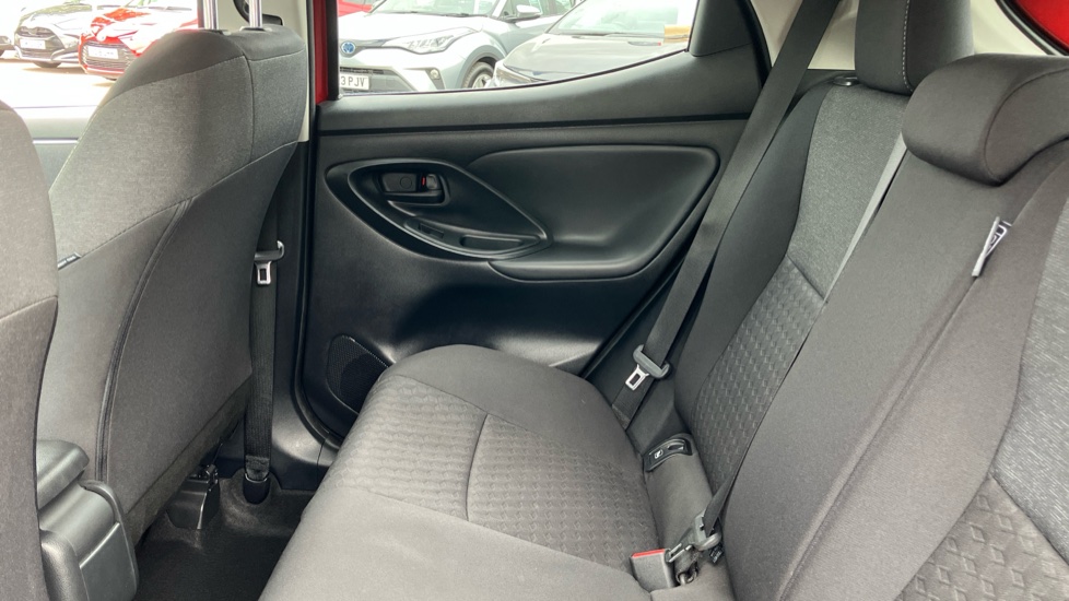 Toyota Yaris 1.5 Hybrid Design 5dr CVT Hybrid Hatchback - Image 15