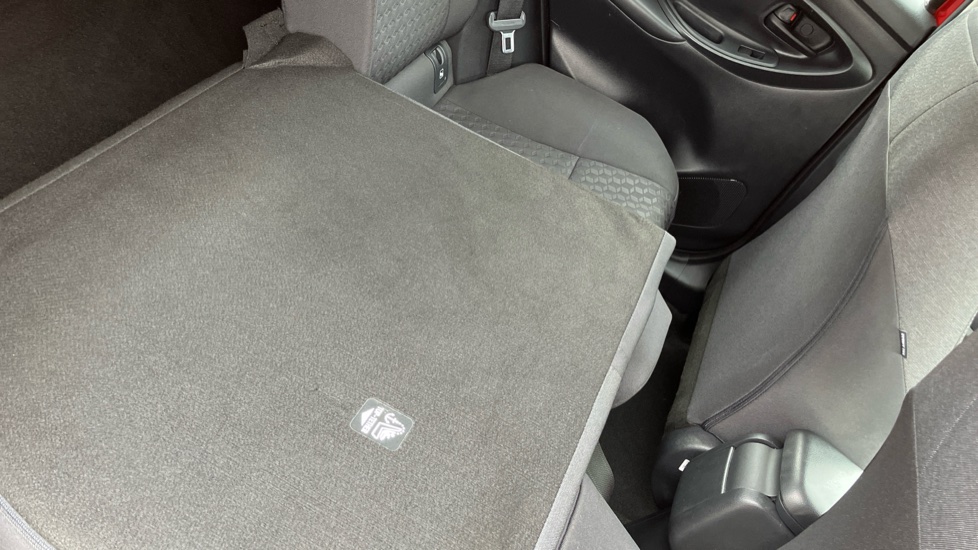 Toyota Yaris 1.5 Hybrid Design 5dr CVT Hybrid Hatchback - Image 18