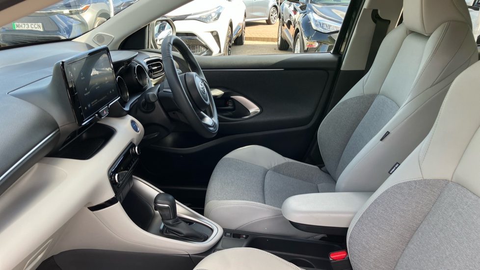 Toyota Yaris 1.5 Hybrid Excel 5dr CVT Hybrid Hatchback - Image 5