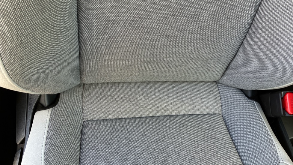 Toyota Yaris 1.5 Hybrid Excel 5dr CVT Hybrid Hatchback - Image 14
