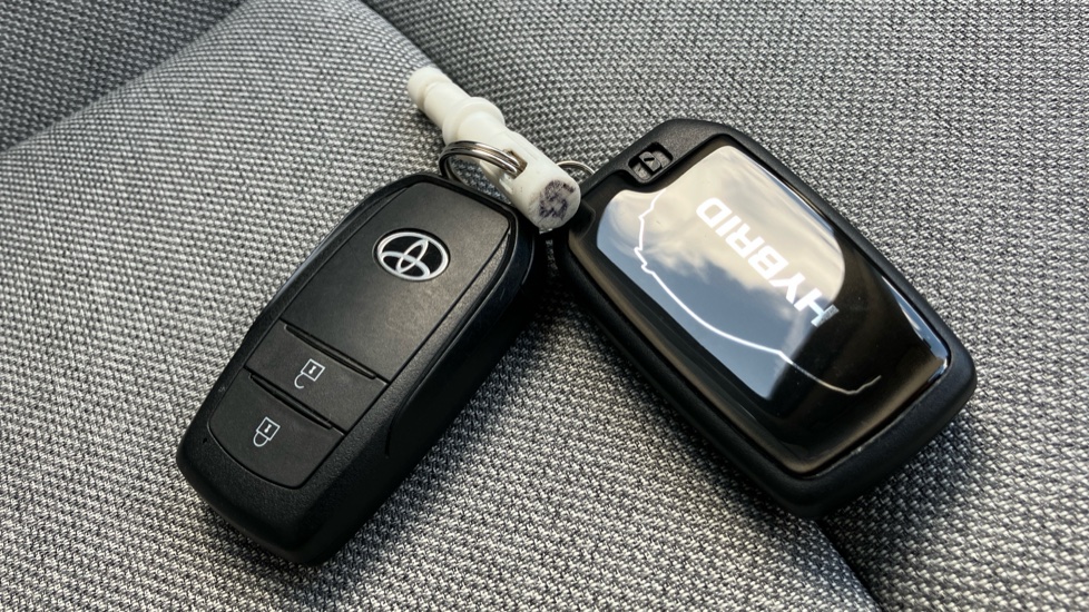 Toyota Yaris 1.5 Hybrid Excel 5dr CVT Hybrid Hatchback - Image 28