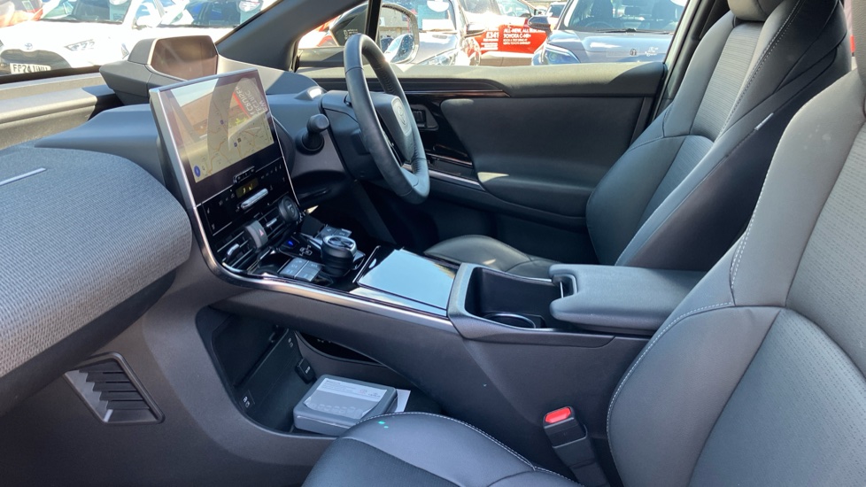 Toyota bZ4X 150kW Vision 71.4kWh 5dr Auto Electric Hatchback - Image 5