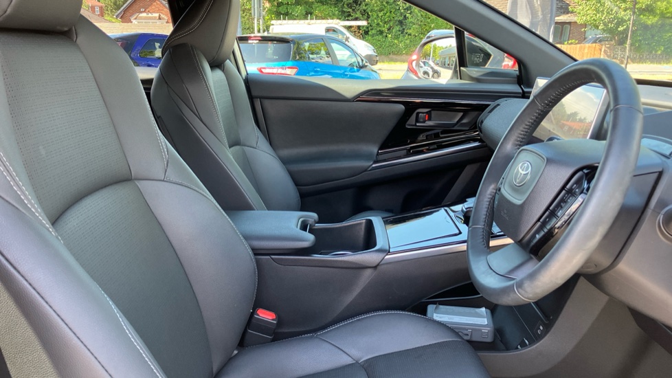 Toyota bZ4X 150kW Vision 71.4kWh 5dr Auto Electric Hatchback - Image 12