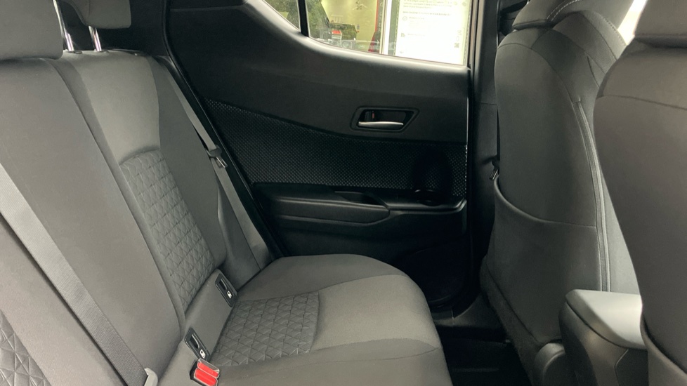 Toyota C-HR 1.8 Hybrid Design 5dr CVT Hybrid Hatchback - Image 8