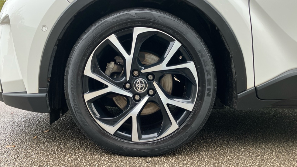Toyota C-HR 1.8 Hybrid Design 5dr CVT Hybrid Hatchback - Image 25