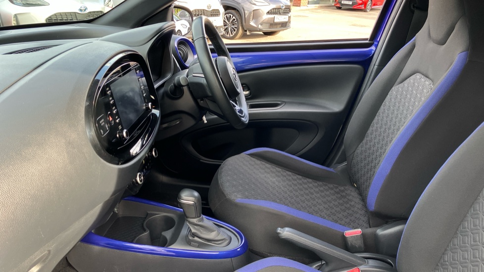 Toyota Aygo X 1.0 VVT-i Edge 5dr Auto Petrol Hatchback - Image 5