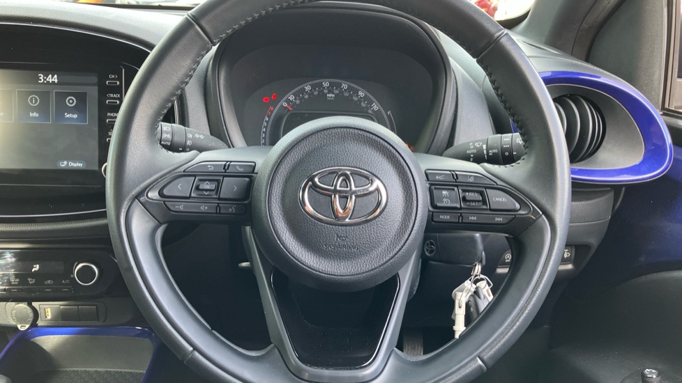 Toyota Aygo X 1.0 VVT-i Edge 5dr Auto Petrol Hatchback - Image 10