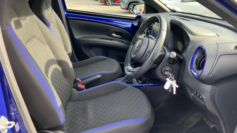 Toyota Aygo X 1.0 VVT-i Edge 5dr Auto Petrol Hatchback - Image 12