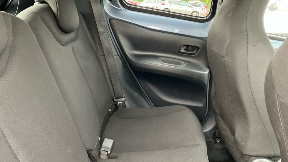 Toyota Aygo X 1.0 VVT-i Edge 5dr Petrol Hatchback - Image 8