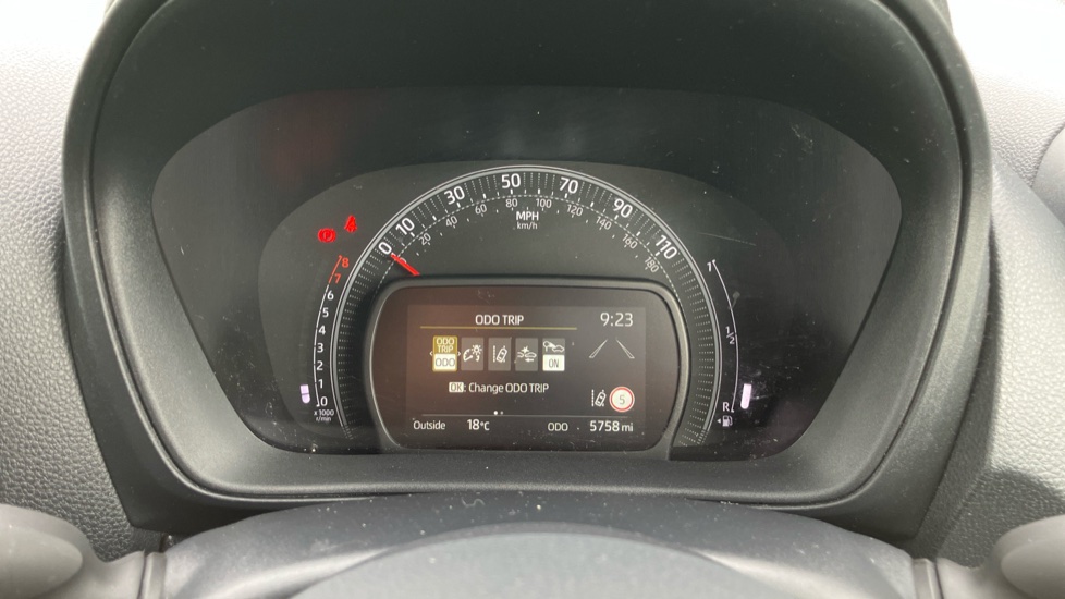 Toyota Aygo X 1.0 VVT-i Edge 5dr Petrol Hatchback - Image 11