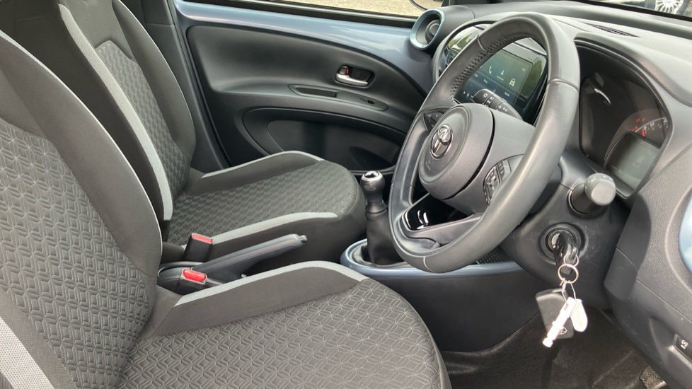 Toyota Aygo X 1.0 VVT-i Edge 5dr Petrol Hatchback - Image 12