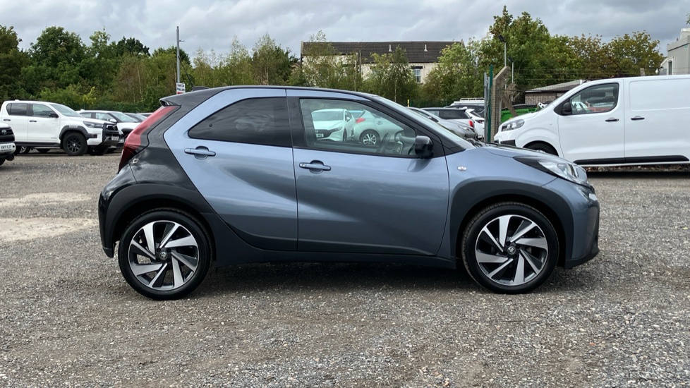 Toyota Aygo X 1.0 VVT-i Edge 5dr Petrol Hatchback - Image 23