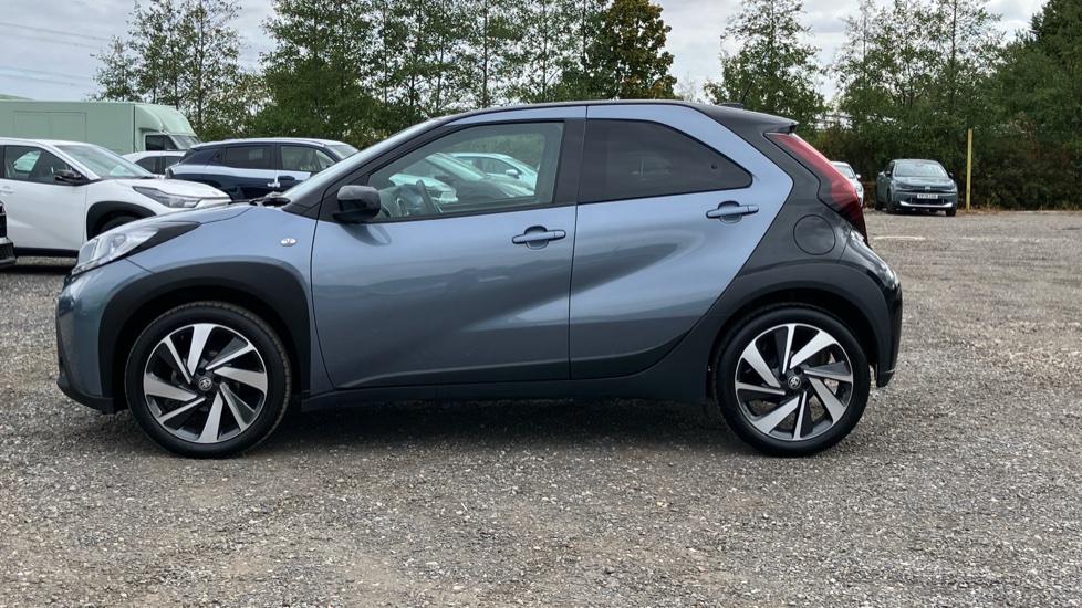 Toyota Aygo X 1.0 VVT-i Edge 5dr Petrol Hatchback - Image 24