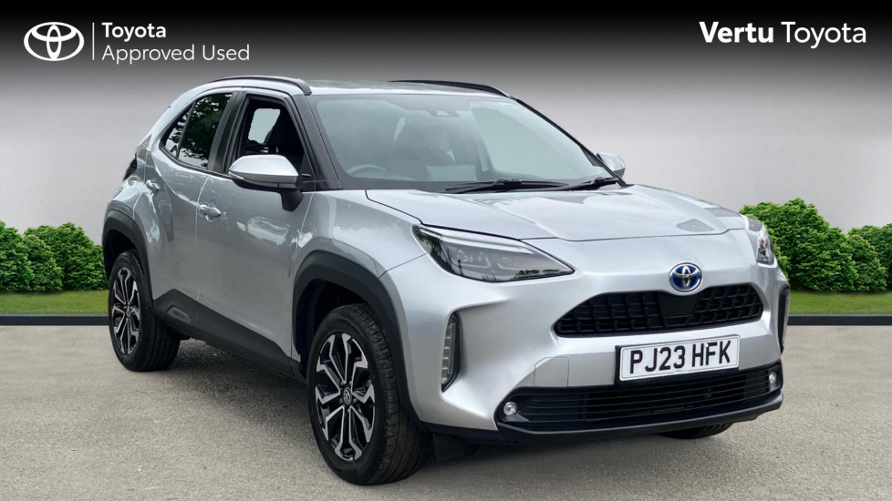 Toyota Yaris Cross 1.5 Hybrid Design 5dr CVT Hybrid Estate - Image 1