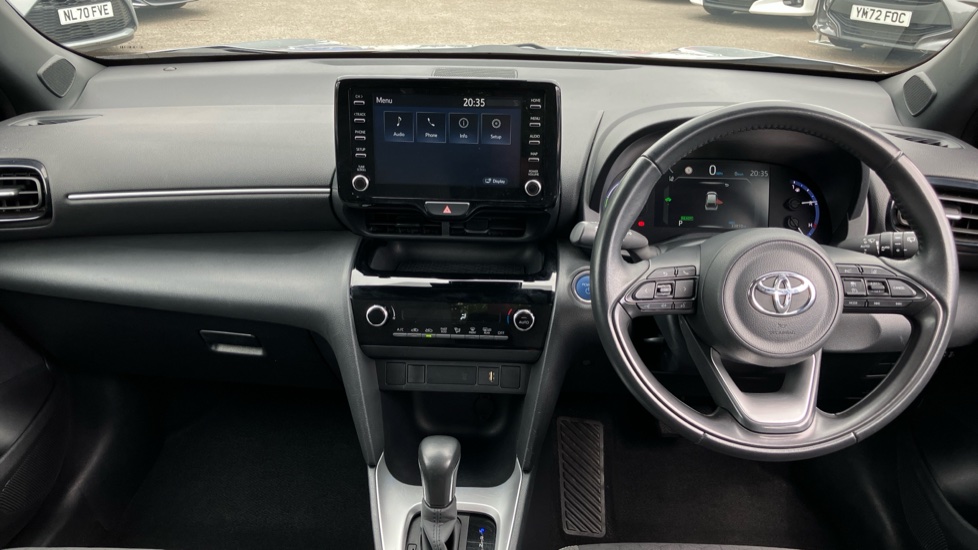 Toyota Yaris Cross 1.5 Hybrid Design 5dr CVT Hybrid Estate - Image 6