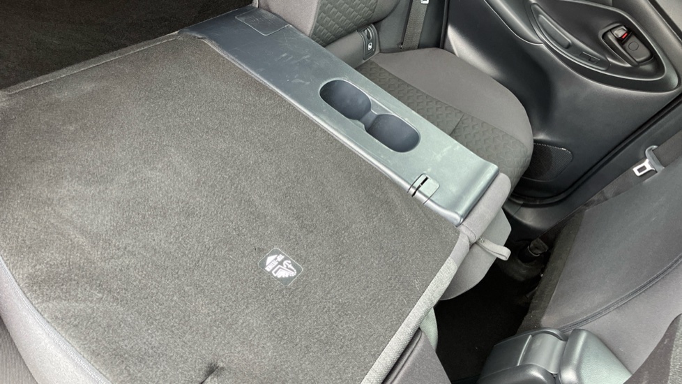 Toyota Yaris Cross 1.5 Hybrid Design 5dr CVT Hybrid Estate - Image 18