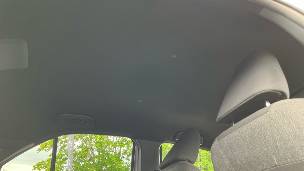 Toyota Yaris Cross 1.5 Hybrid Design 5dr CVT Hybrid Estate - Image 19