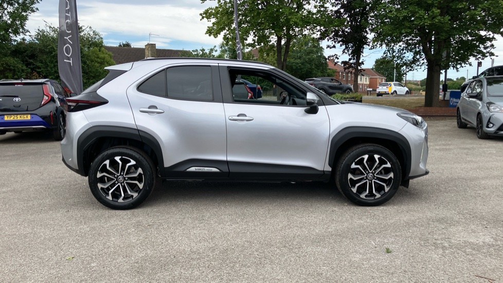 Toyota Yaris Cross 1.5 Hybrid Design 5dr CVT Hybrid Estate - Image 23