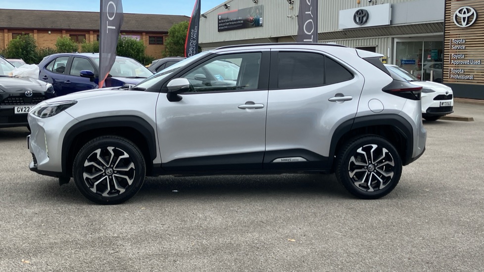 Toyota Yaris Cross 1.5 Hybrid Design 5dr CVT Hybrid Estate - Image 24