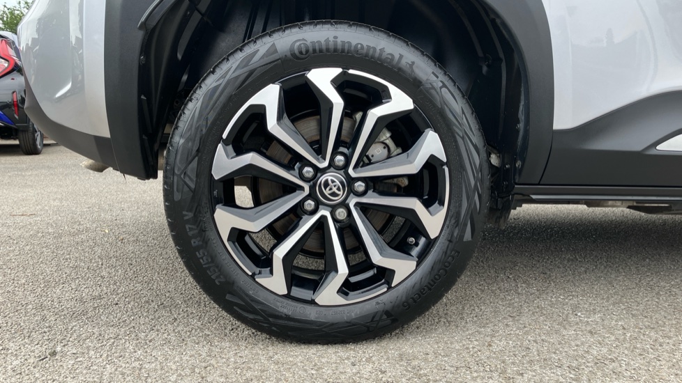 Toyota Yaris Cross 1.5 Hybrid Design 5dr CVT Hybrid Estate - Image 25