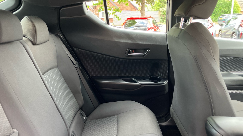 Toyota C-HR 1.8 Hybrid Icon 5dr CVT Hybrid Hatchback - Image 8