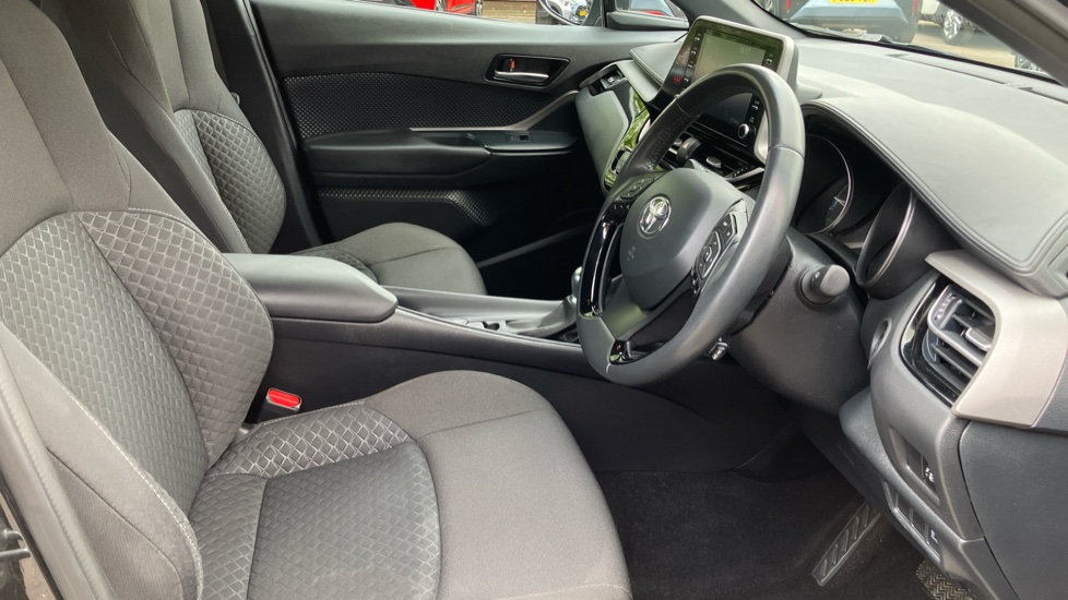 Toyota C-HR 1.8 Hybrid Icon 5dr CVT Hybrid Hatchback - Image 12