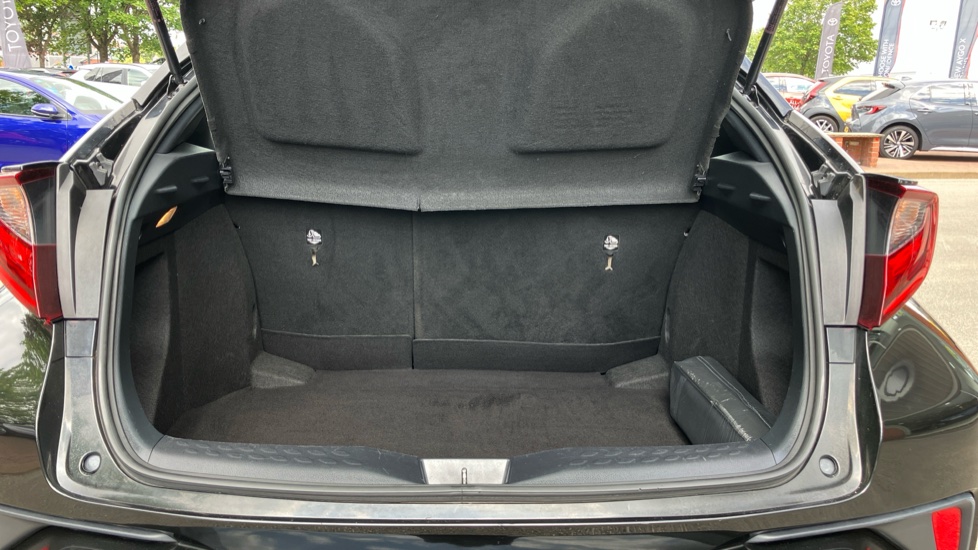 Toyota C-HR 1.8 Hybrid Icon 5dr CVT Hybrid Hatchback - Image 13