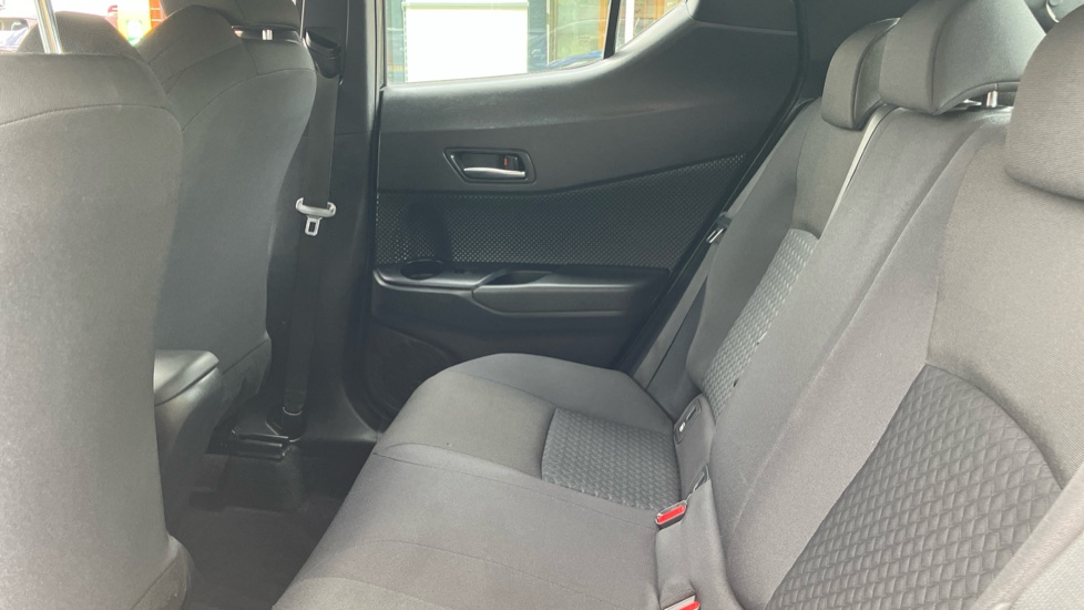 Toyota C-HR 1.8 Hybrid Icon 5dr CVT Hybrid Hatchback - Image 15