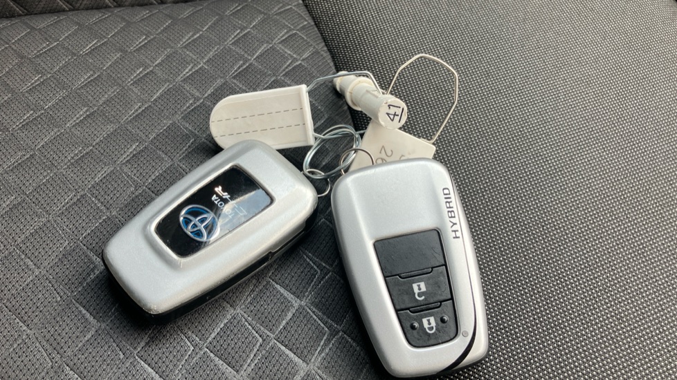 Toyota C-HR 1.8 Hybrid Icon 5dr CVT Hybrid Hatchback - Image 28