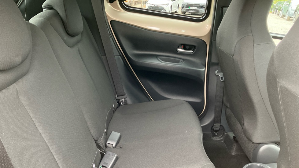 Toyota Aygo X 1.0 VVT-i Edge 5dr Auto Petrol Hatchback - Image 8