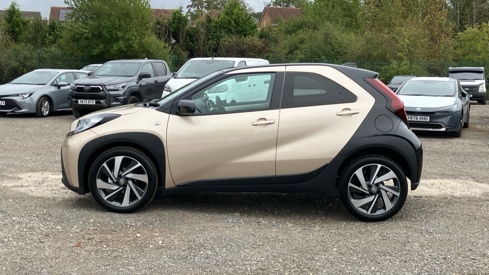 Toyota Aygo X 1.0 VVT-i Edge 5dr Auto Petrol Hatchback - Image 24