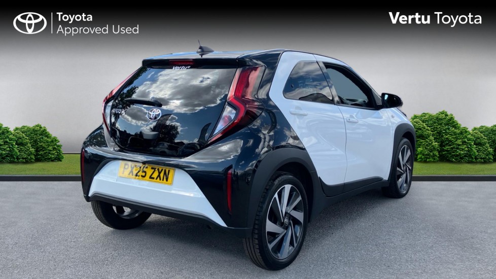 Toyota Aygo X 1.0 VVT-i Edge 5dr Petrol Hatchback - Image 2
