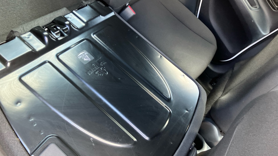 Toyota Aygo X 1.0 VVT-i Edge 5dr Petrol Hatchback - Image 18