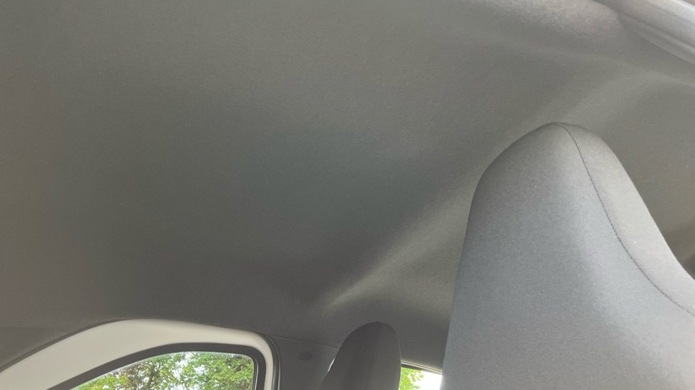 Toyota Aygo X 1.0 VVT-i Edge 5dr Petrol Hatchback - Image 19