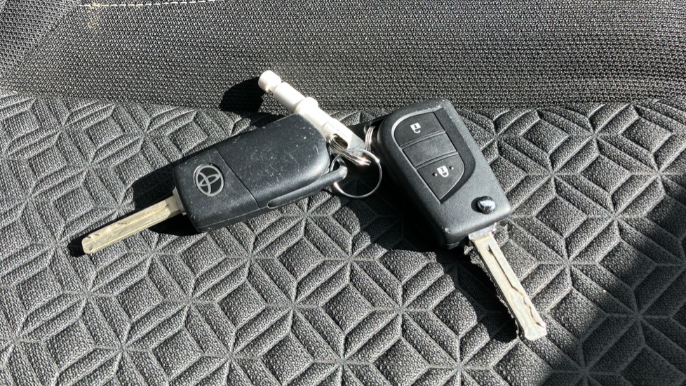 Toyota Aygo X 1.0 VVT-i Edge 5dr Petrol Hatchback - Image 28