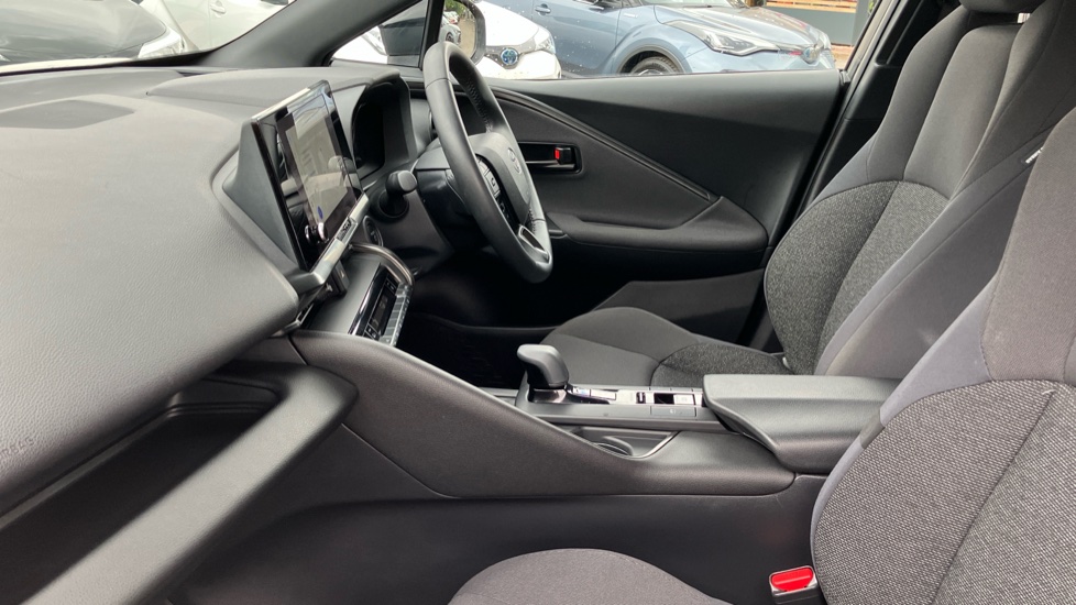 Toyota C-HR 1.8 Hybrid Icon 5dr CVT Hybrid Hatchback - Image 5