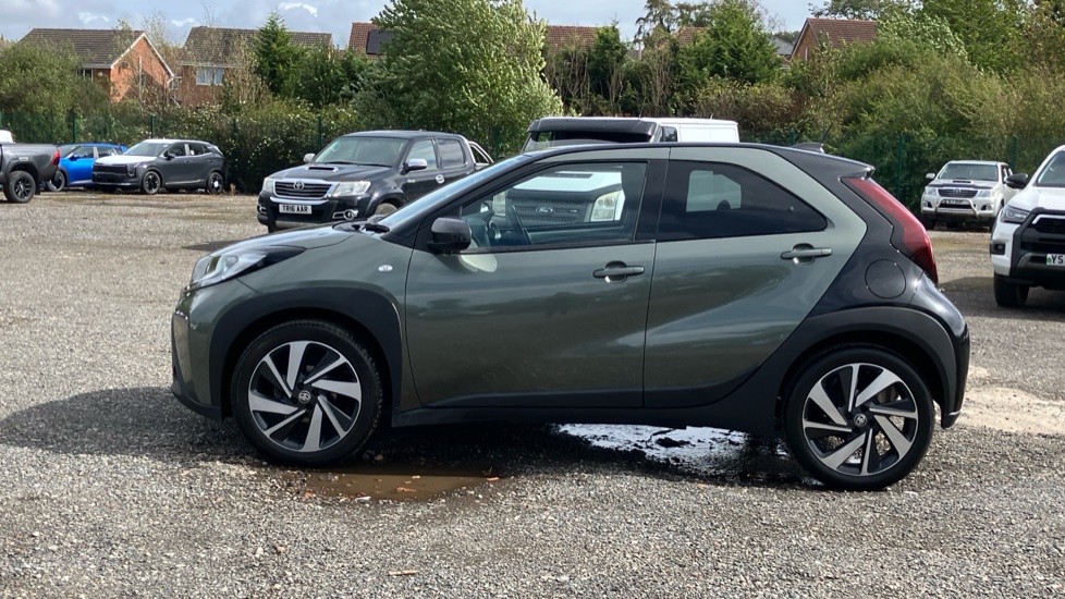 Toyota Aygo X 1.0 VVT-i Edge 5dr Petrol Hatchback - Image 24