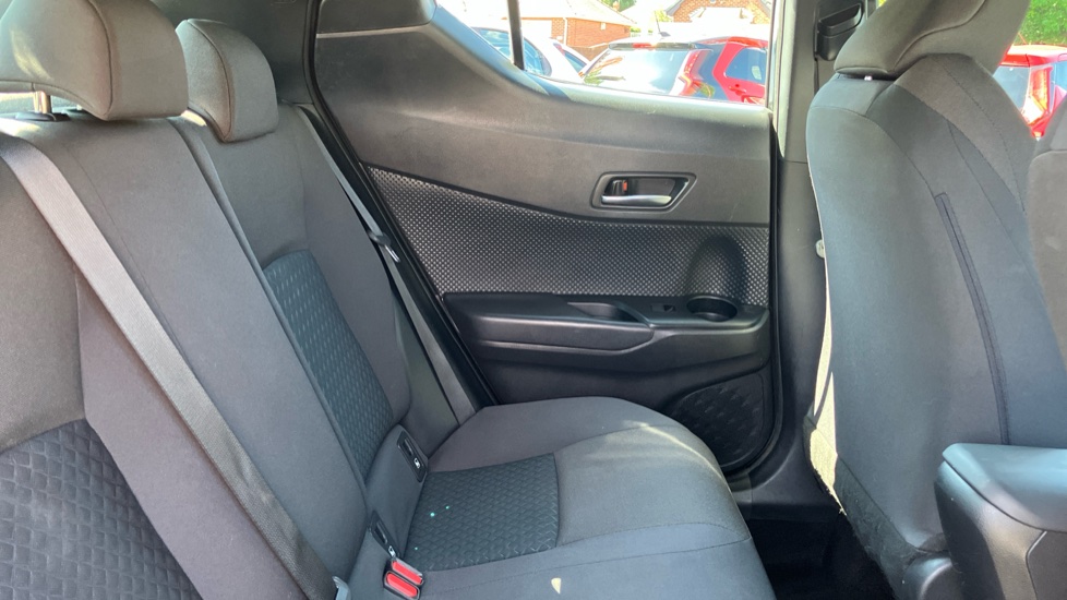 Toyota C-HR 1.8 Hybrid Icon 5dr CVT Hybrid Hatchback - Image 8