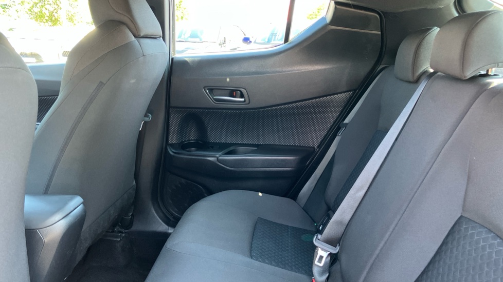 Toyota C-HR 1.8 Hybrid Icon 5dr CVT Hybrid Hatchback - Image 15