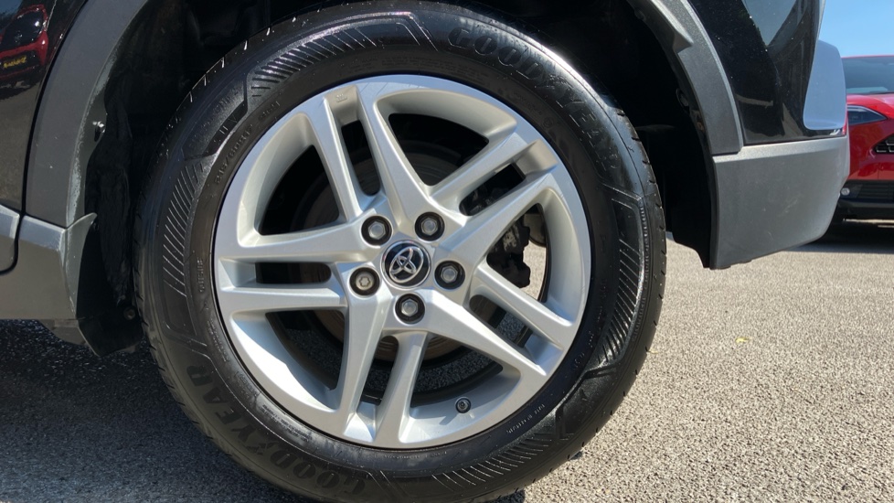 Toyota C-HR 1.8 Hybrid Icon 5dr CVT Hybrid Hatchback - Image 25