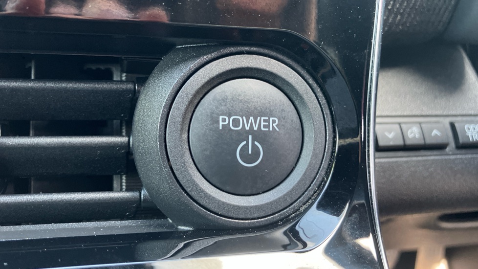 Toyota bZ4X 150kW Motion 71.4kWh 5dr Auto Electric Hatchback - Image 16