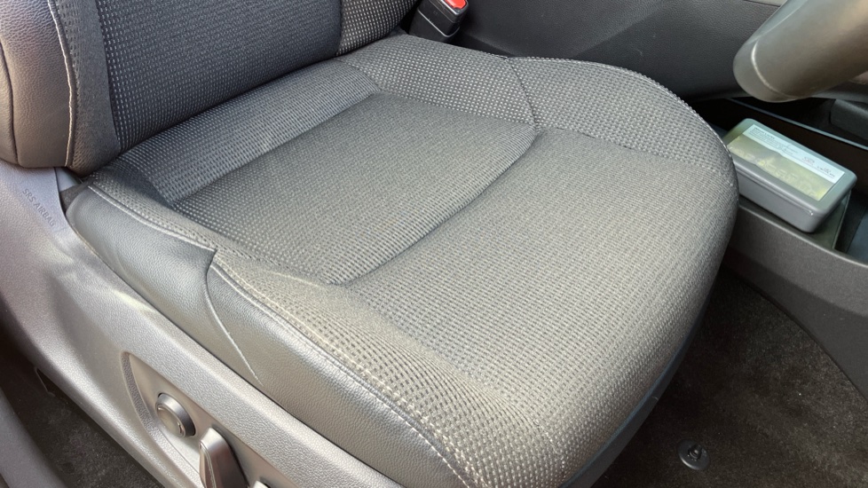 Toyota bZ4X 150kW Motion 71.4kWh 5dr Auto Electric Hatchback - Image 17