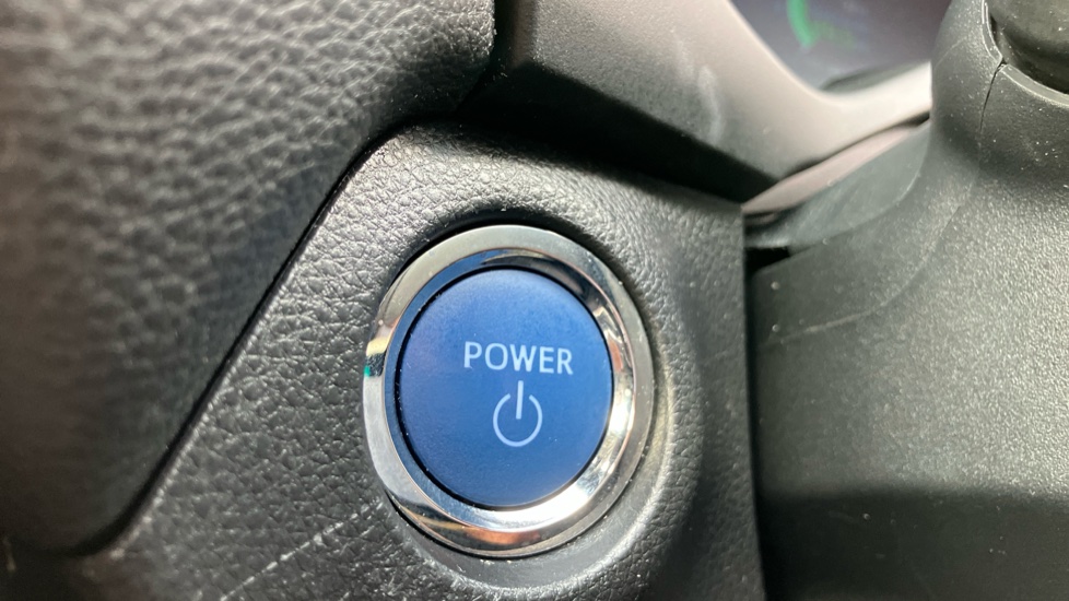 Toyota RAV4 2.5 VVT-i Hybrid Design 5dr CVT 2WD Hybrid Estate - Image 16