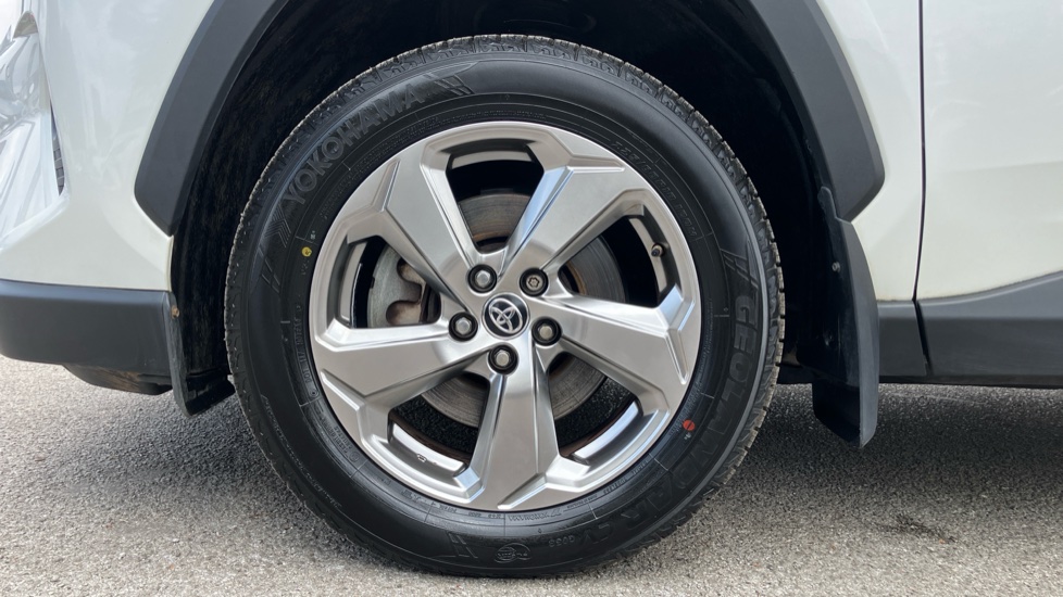 Toyota RAV4 2.5 VVT-i Hybrid Design 5dr CVT 2WD Hybrid Estate - Image 25