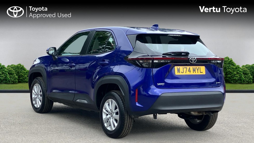 Toyota Yaris Cross 1.5 Hybrid Icon 5dr CVT Hybrid Estate - Image 4