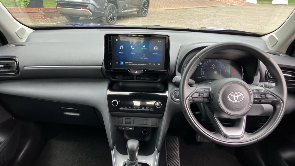 Toyota Yaris Cross 1.5 Hybrid Icon 5dr CVT Hybrid Estate - Image 6