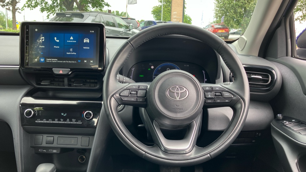 Toyota Yaris Cross 1.5 Hybrid Icon 5dr CVT Hybrid Estate - Image 7