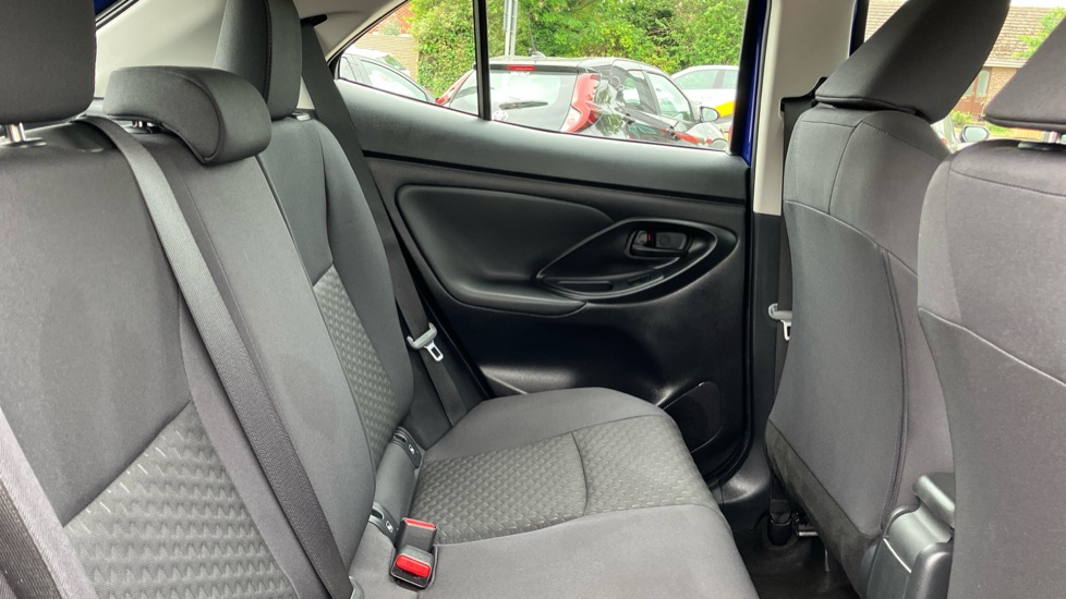 Toyota Yaris Cross 1.5 Hybrid Icon 5dr CVT Hybrid Estate - Image 8